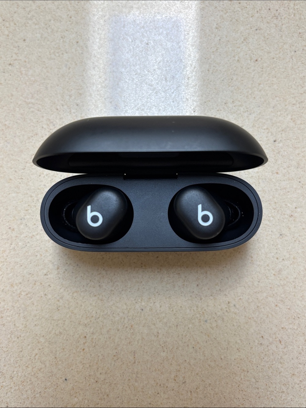 Beats by Dre Matte Black True Wireless Earbuds with Charging Case